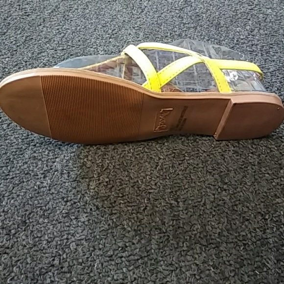 Women's Neon YellowNubuck Pu Sandals - Picture 4 of 8